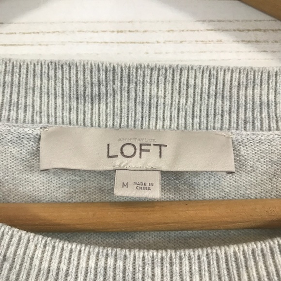 (SOLD) LOFT Soft Light Penguin Sweater, Womens Med - Picture 4 of 7